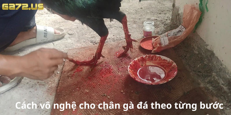 Thoa nghệ cần đều tay, tránh dính vào vảy mềm Thoa nghệ cần đều tay, tránh dính vào vảy mềm